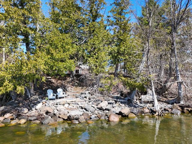 4131 West Shore Road, Isle La Motte, VT 05463