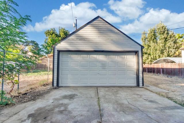 1621 Dreher St, Sacramento, CA 95811