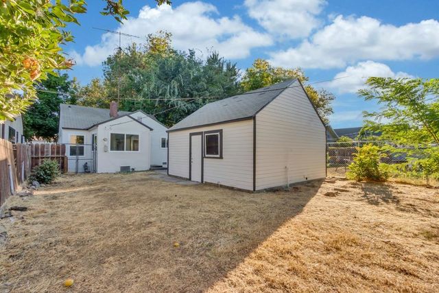 1621 Dreher St, Sacramento, CA 95811