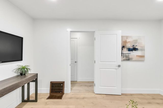 1621 Dreher St, Sacramento, CA 95811