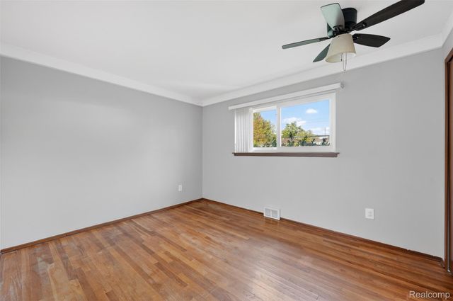 30041 Warner Avenue, Warren, MI 48092