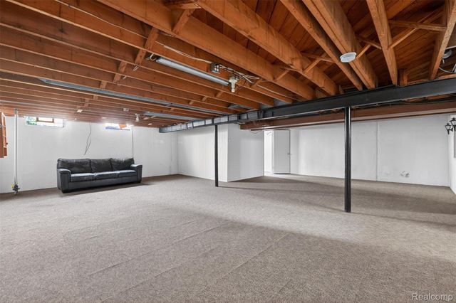 30041 Warner Avenue, Warren, MI 48092
