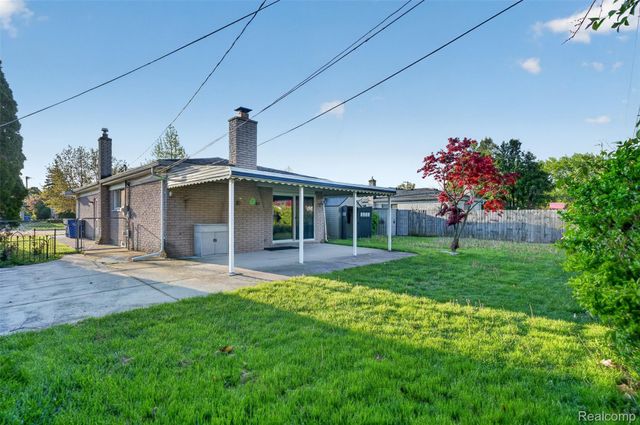 30041 Warner Avenue, Warren, MI 48092