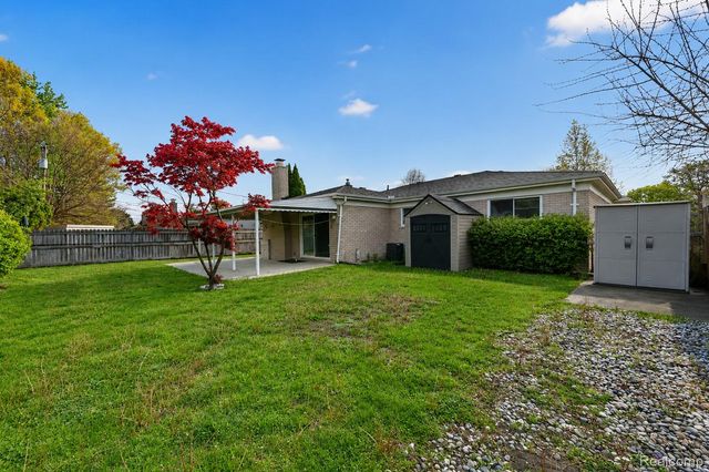 30041 Warner Avenue, Warren, MI 48092