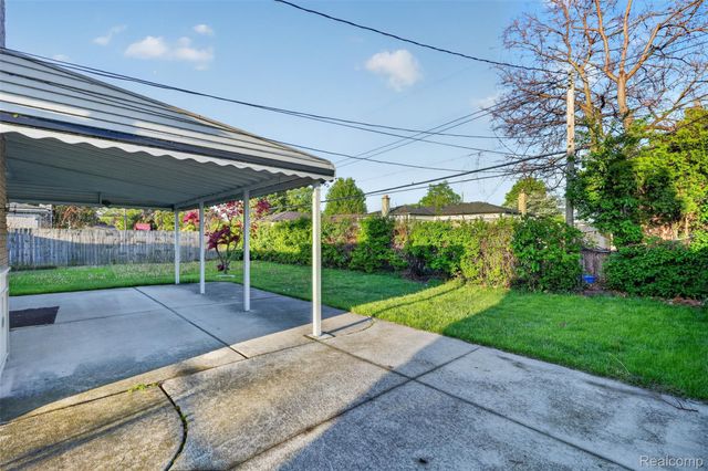 30041 Warner Avenue, Warren, MI 48092