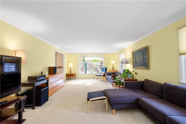 1693 Hathaway Ln, Upper St Clair, PA 15241