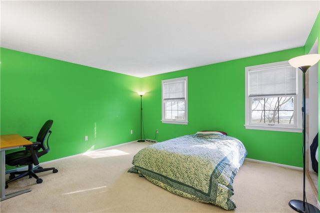 1693 Hathaway Ln, Upper St Clair, PA 15241