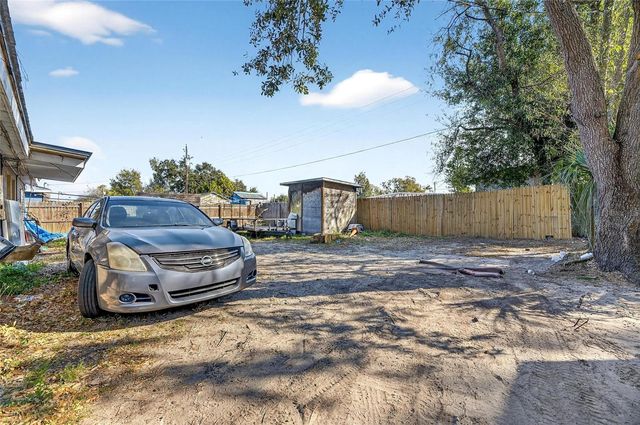 3216 DELRAY DRIVE, Tampa, FL 33619