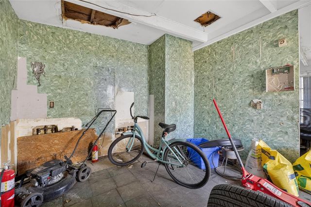 3216 DELRAY DRIVE, Tampa, FL 33619