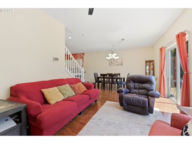610 E CAMDEN Ln, Newberg, OR 97132