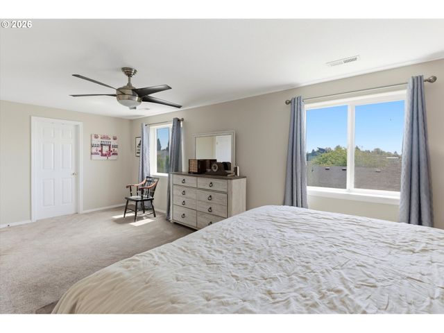 610 E CAMDEN Ln, Newberg, OR 97132