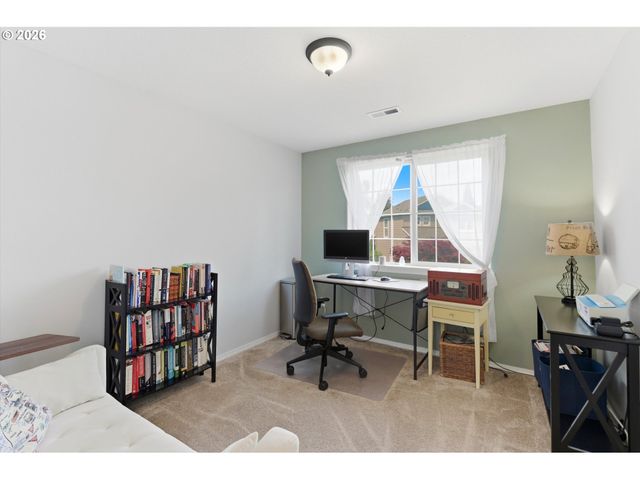 610 E CAMDEN Ln, Newberg, OR 97132