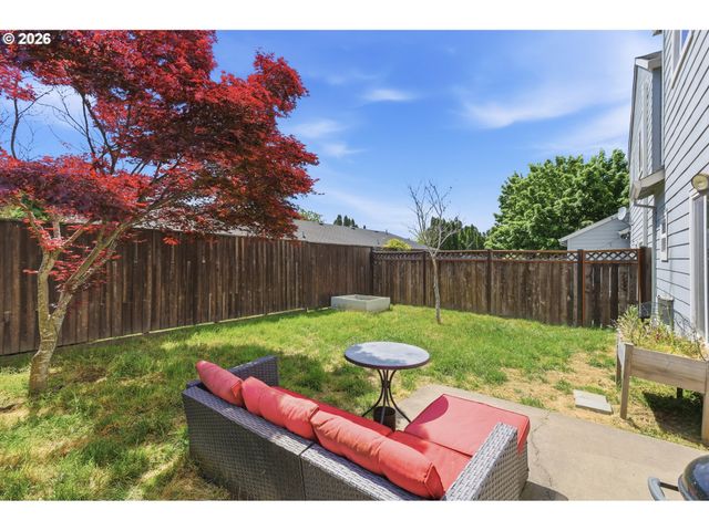 610 E CAMDEN Ln, Newberg, OR 97132