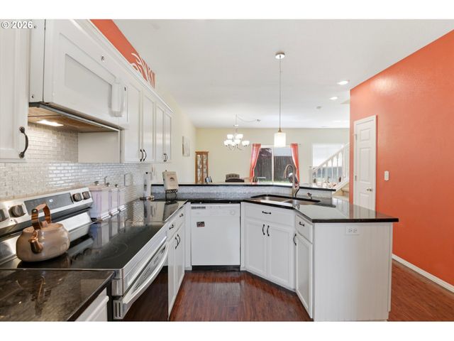 610 E CAMDEN Ln, Newberg, OR 97132