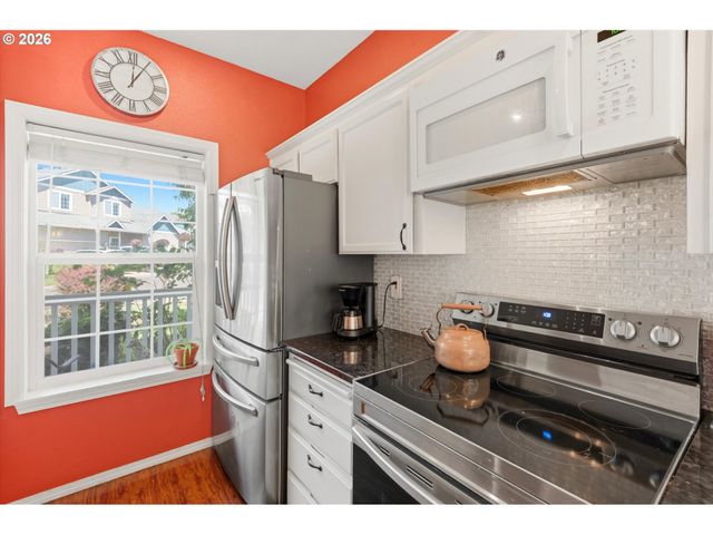 610 E CAMDEN Ln, Newberg, OR 97132