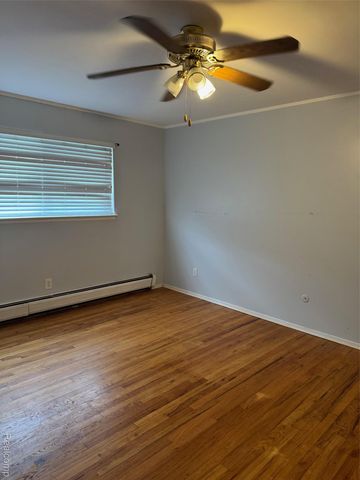 25301 5 Mile rd 109, Redford Charter Township, MI 48239