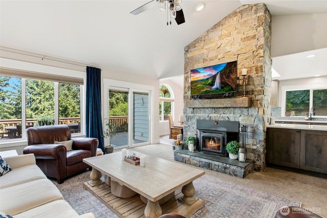 26045 Landsburg Road SE, Ravensdale, WA 98051