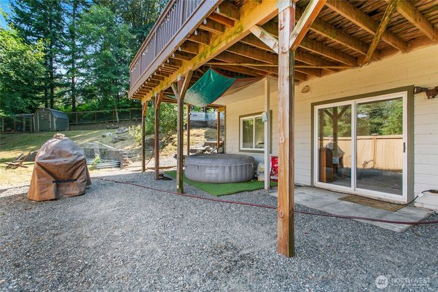 26045 Landsburg Road SE, Ravensdale, WA 98051