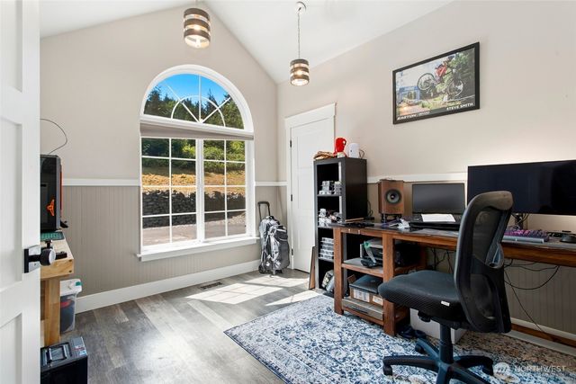26045 Landsburg Road SE, Ravensdale, WA 98051