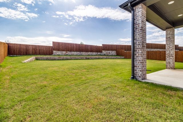 503 N Eagle Point Road, Van Alstyne, TX 75495
