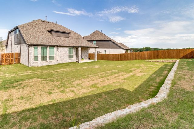 503 N Eagle Point Road, Van Alstyne, TX 75495