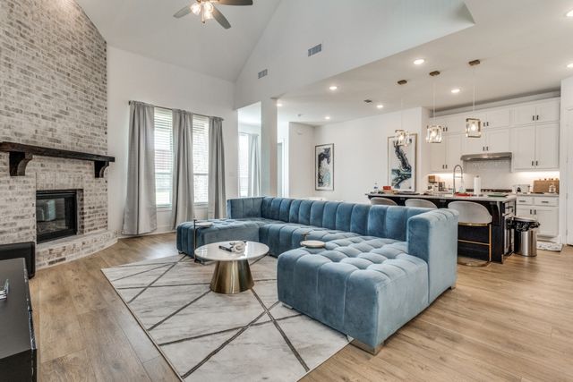 503 N Eagle Point Road, Van Alstyne, TX 75495