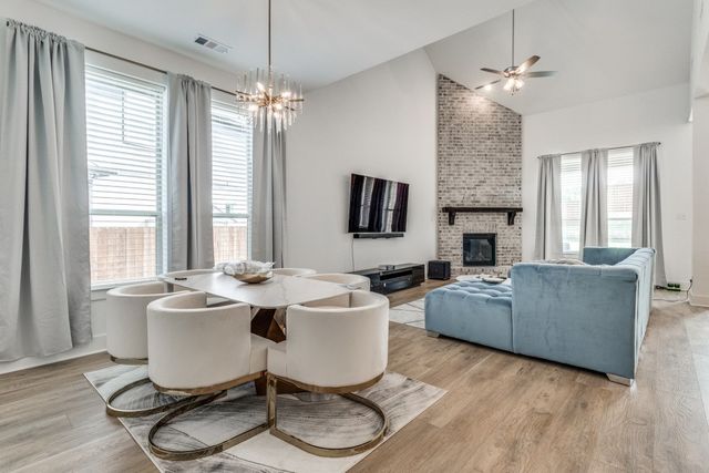 503 N Eagle Point Road, Van Alstyne, TX 75495