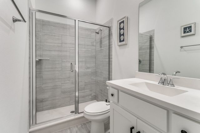 503 N Eagle Point Road, Van Alstyne, TX 75495