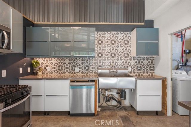 3172 Cary St, Riverside, CA 92504