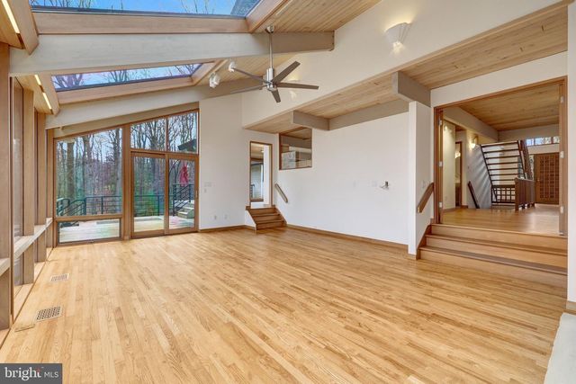 8620 POLK ST, Mclean, VA 22102