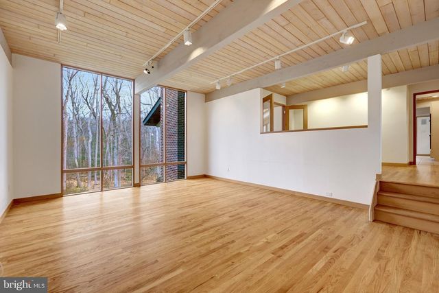 8620 POLK ST, Mclean, VA 22102