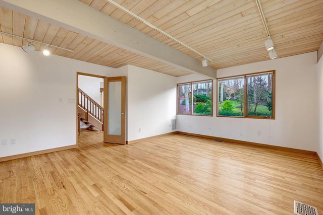 8620 POLK ST, Mclean, VA 22102