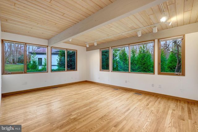 8620 POLK ST, Mclean, VA 22102