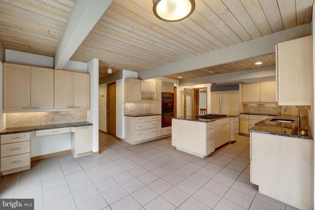 8620 POLK ST, Mclean, VA 22102