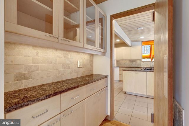 8620 POLK ST, Mclean, VA 22102