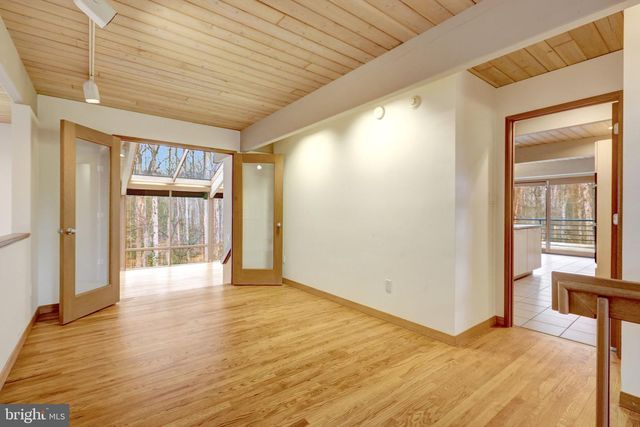 8620 POLK ST, Mclean, VA 22102