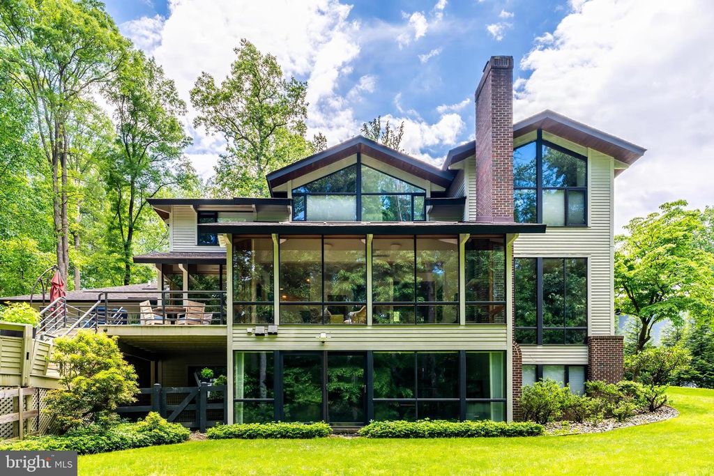 8620 POLK ST, Mclean, VA 22102