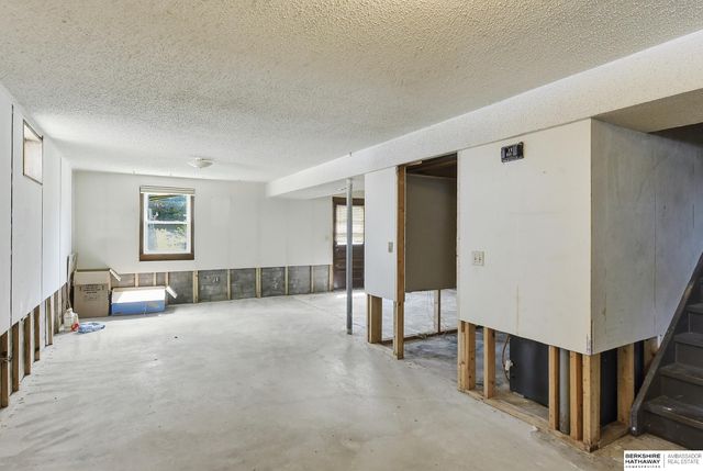 4729 S 78th Street, Ralston, NE 68127