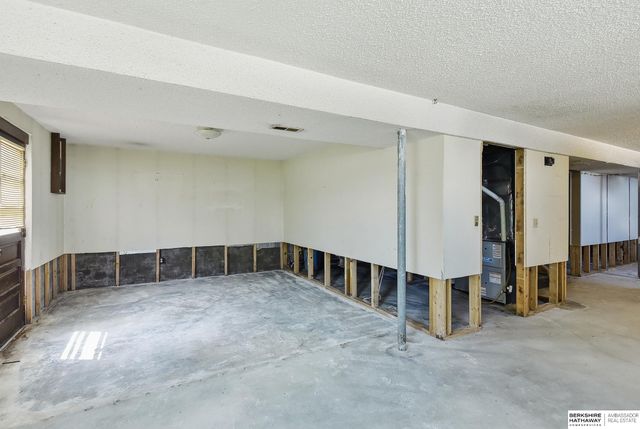 4729 S 78th Street, Ralston, NE 68127