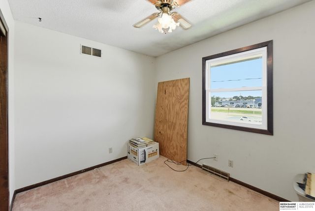 4729 S 78th Street, Ralston, NE 68127