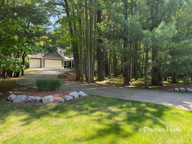 6512 Boulder Drive, Norton Shores, MI 49444