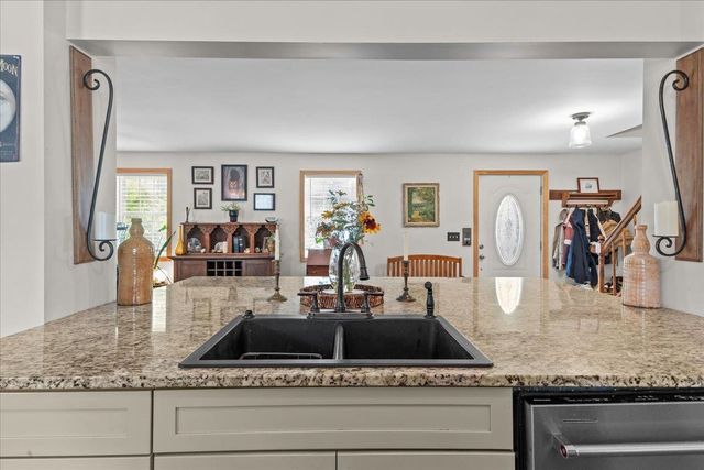 20 Suffolk Lane, Essex, VT 05452