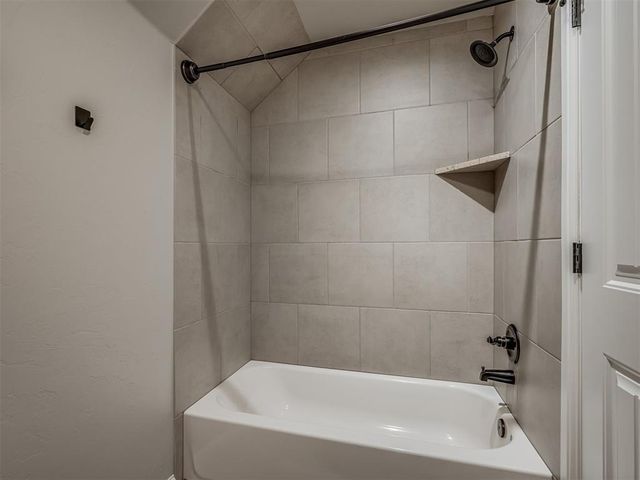 5508 Courtland Lane, Choctaw, OK 73020