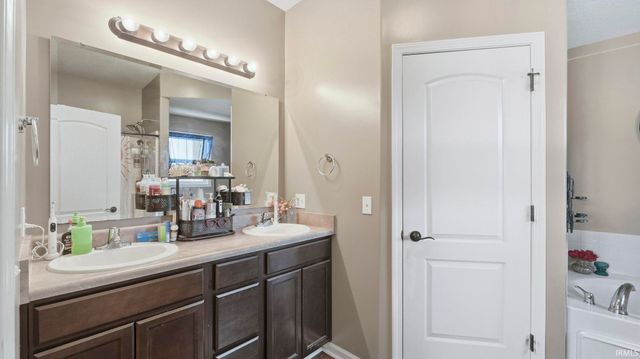 5932 Hemingway Run, Fort Wayne, IN 46814