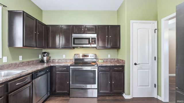 5932 Hemingway Run, Fort Wayne, IN 46814