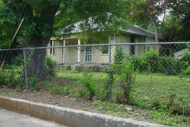 104 New York Pl, San Antonio, TX 78214