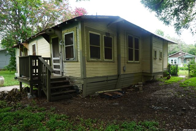 104 New York Pl, San Antonio, TX 78214