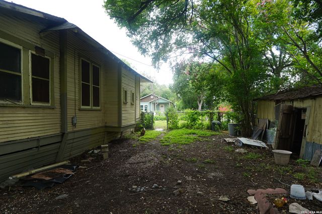 104 New York Pl, San Antonio, TX 78214
