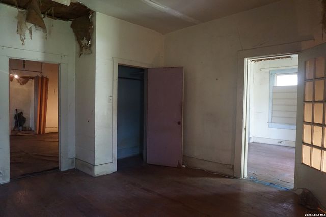 104 New York Pl, San Antonio, TX 78214