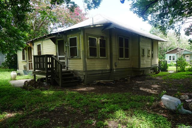 104 New York Pl, San Antonio, TX 78214
